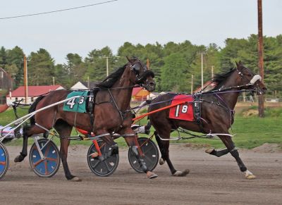 Airspinder (#1) holds off the late charge of Rocksapatriot to take the Cumberland co-feature on Tuesday.