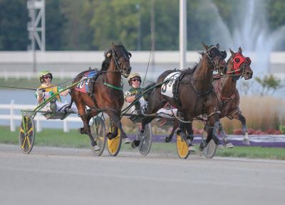 Harrah’s Hoosier Park kicks off its 28th season of live harness racing with Fan Appreciation Weekend on March 26 and 27.