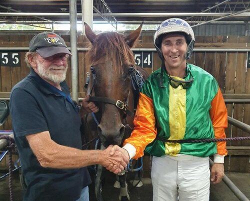 “Dasha” Douglas and John McGillivray renewed acquaintances in the best possible way at Warragul