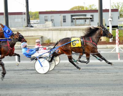 Jack's Legend N (#3) and driver Pat Berry hold off JJ Flynn