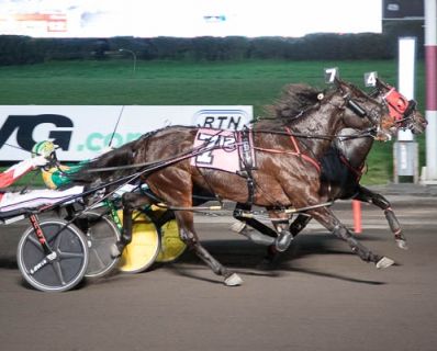 Ana Afreet N (#4) holds off Colossal Stride A