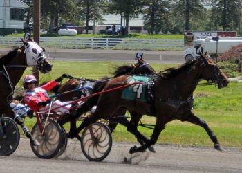 Certified Ideal seizes Open crown