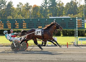 Mohawk Warrior mows down field in Preferred