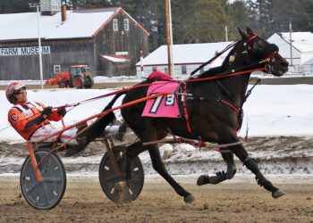 Campbell takes lead with Cushing Memorial score