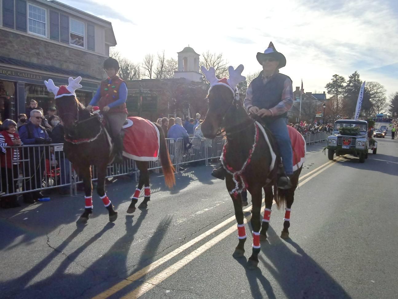 SRF in Middleburg Christmas Parade Harnesslink