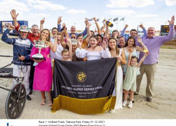 Somebeachsomewhere mare completes $130,000 treble