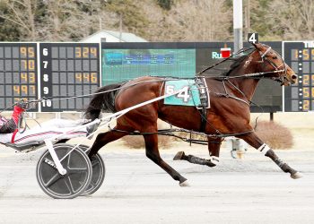 Three-wide move works for Birch Island Betty