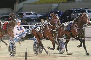 Contrasting wins in Young Guns finals