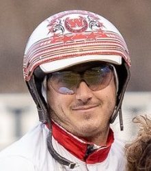 Sloppy track no problem for Papi Hanover