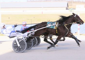 Favorite gets nipped at wire in $25,000 final