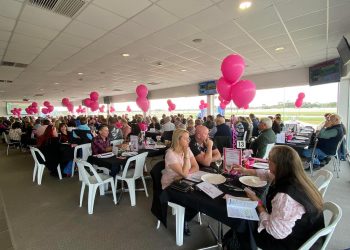 Cricketing great has them tickled pink