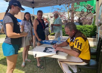 Fans enjoy Trevor Henry Day, Dream of Glory elims