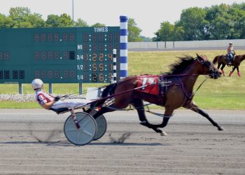 Beach Cowgirl powerful in $149,000 PASS