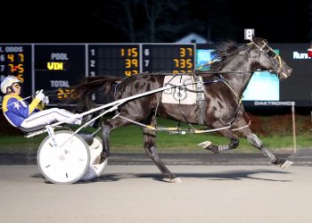 “Kisses” rattles off third straight at The Spa