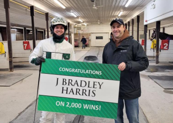 Harris slams to reach 2,000 wins