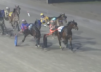 R J Hooker toughs out big upset win