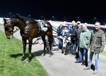 Offspring of top race-mares shine on first Vicbred night