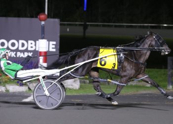 Momentary Control strikes in Gold regular season finale