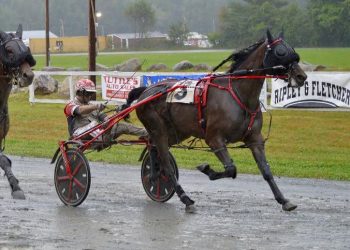 Wabanaki splashes to victory at Farmington
