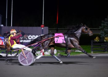 Flirty Dancer catches fire for $75,000 Grassroots Final score