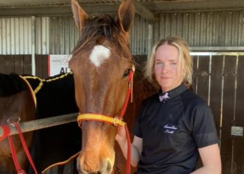 Melton lights beckon for Annalise Scott and Jilliby Jay Sea