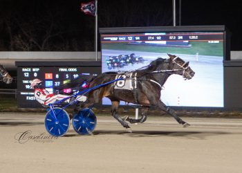 Oberto perseveres to Open upset