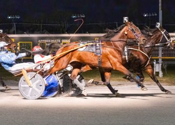 Betting mark set; Morrill wins six opening day