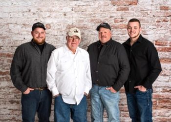 Shaffer Standardbreds is a family affair