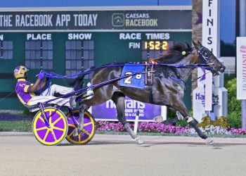 Three-year-old fillies battle in Indiana Sire Stakes