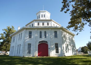 Brittany Farms trophies to Red Mile Round Barn