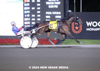 Two break maidens in Grassroots