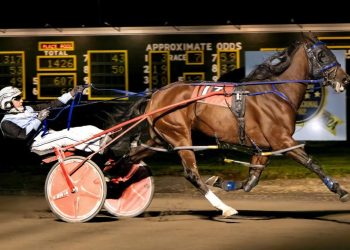 Both feature winners go wire to wire at Batavia