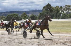 Ford and Langley head to Hobart card in good form