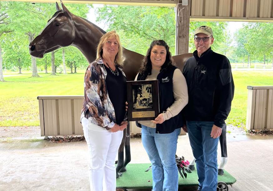 Fair Winds Farm receives 2025 Service To Youth Award 1
