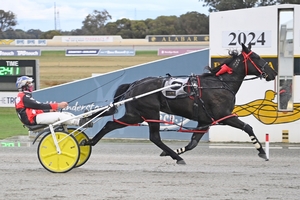 Penny Black’s gritty win in Breeders Mares
