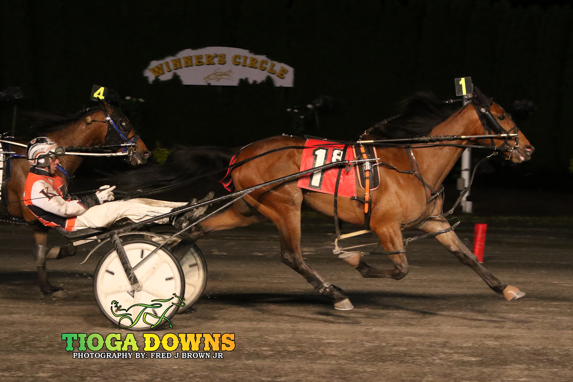 Wheelzablazin charges late to win 1