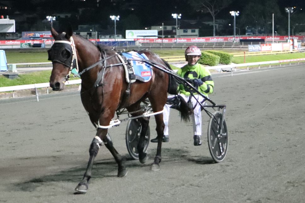 Chynchilla holds on to win Clash of the mares 2