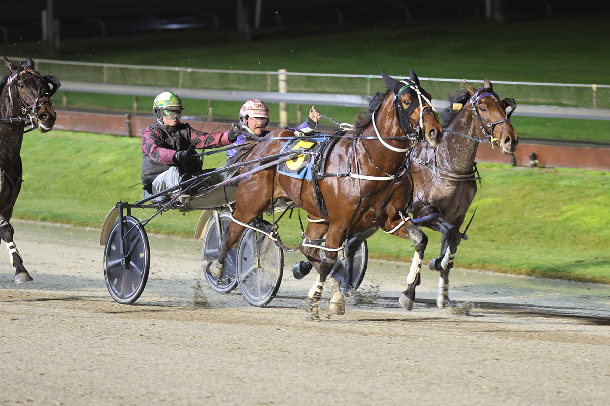 Helius impresses on debut 1