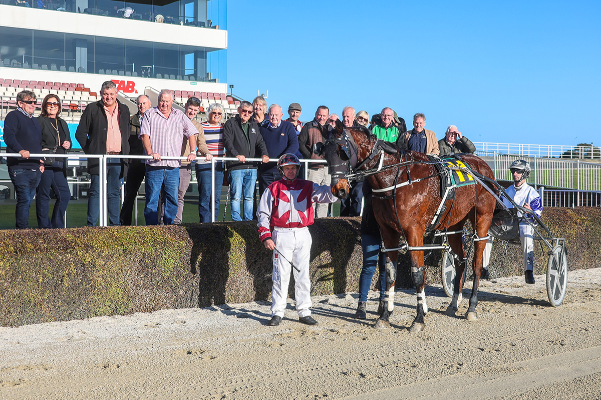 Stuart honours Brown at Addington 4