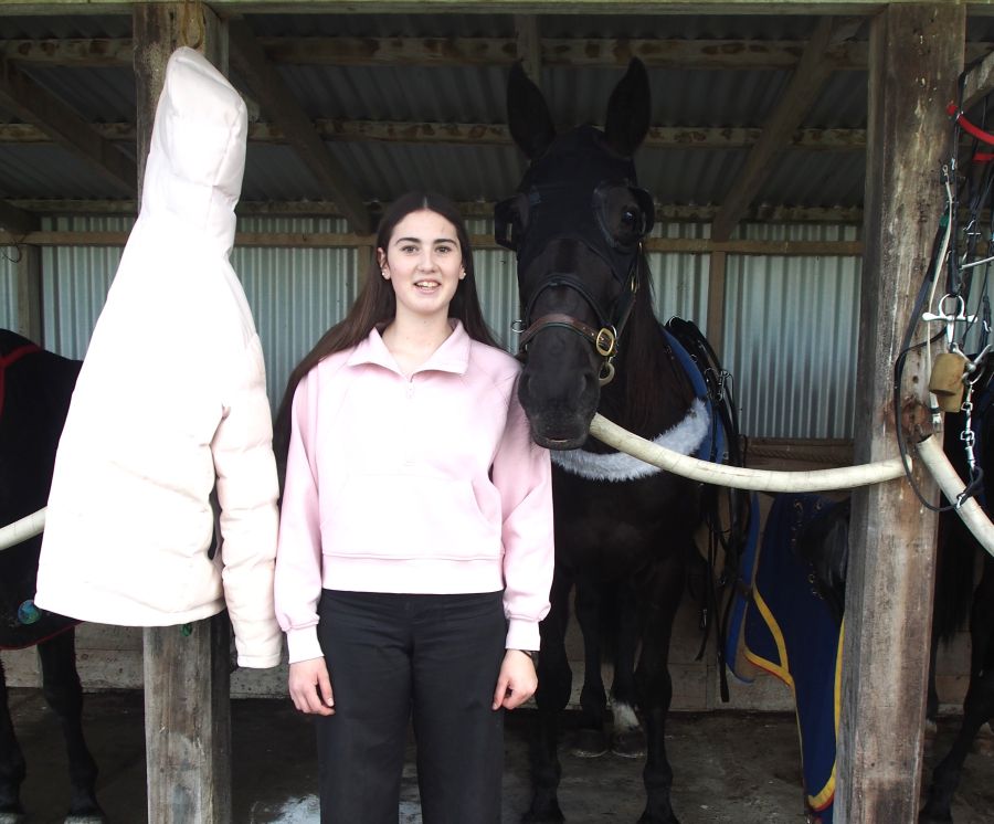 Bond off to Interdoms 1