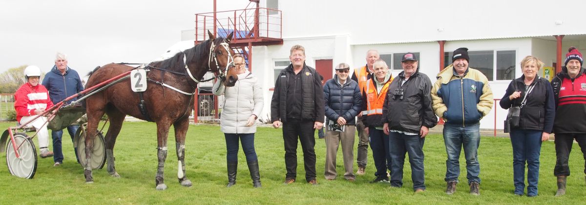 Black drives first winner in years but Don’t Tell Arty! 4