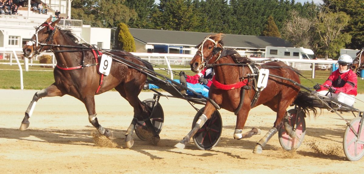 Akuta and I Dream Of Jeannie double down 2