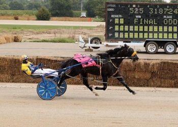 Kody Massey continues hot hands