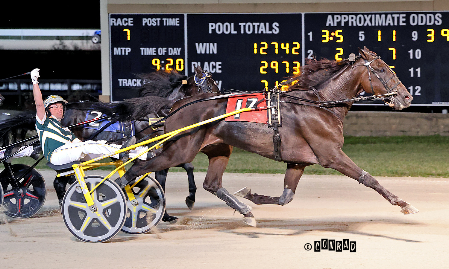 Track record to Twin B Joe Fresh in $250,000 Dayton Distaff Derby 1