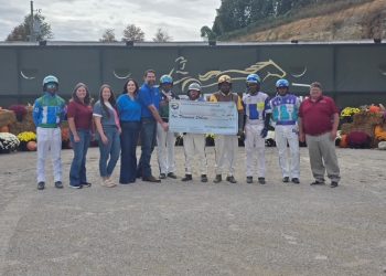 Gates guides Razor’s Edge to victory