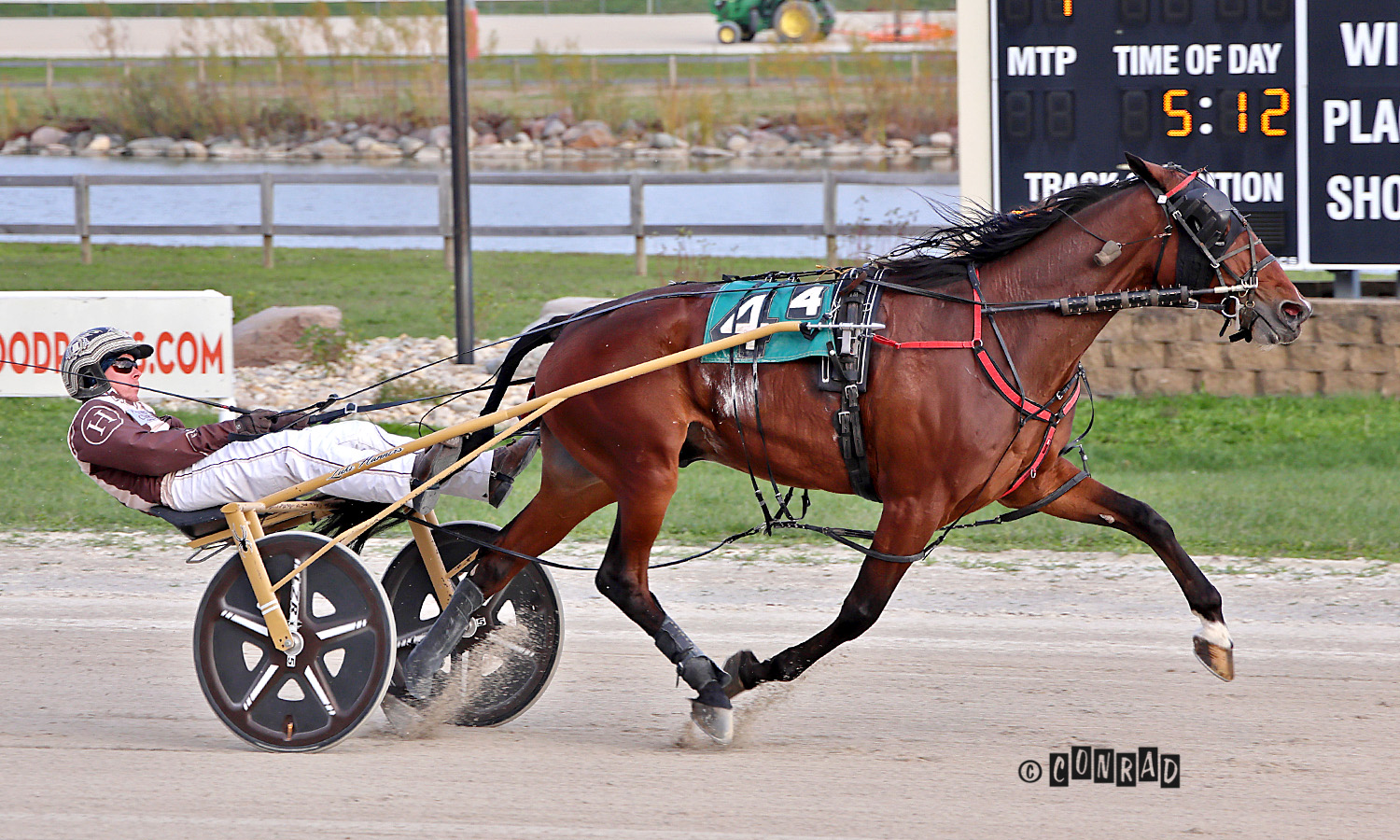 Elegant Resolve cruises to front-end score 1