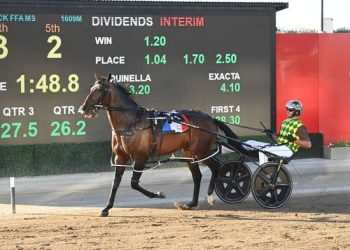 Captains Knock burns off his rivals in 1.48.9