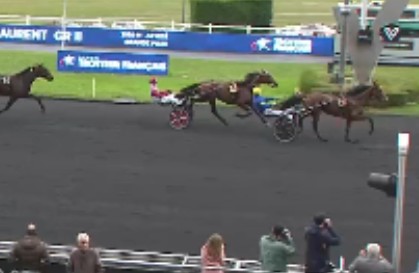 Liza Josselyn wins Prix Marcel Laurent in Record Time 1