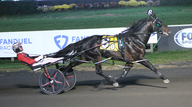 Seven Colors lights up Big M 1