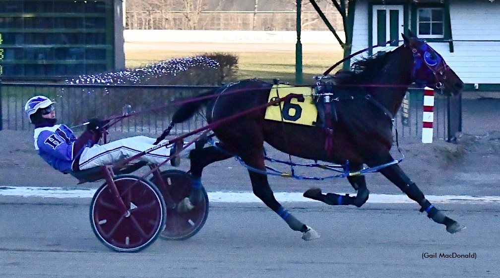 Bee Two Bee keeps win streak alive 1 Bee Two Bee